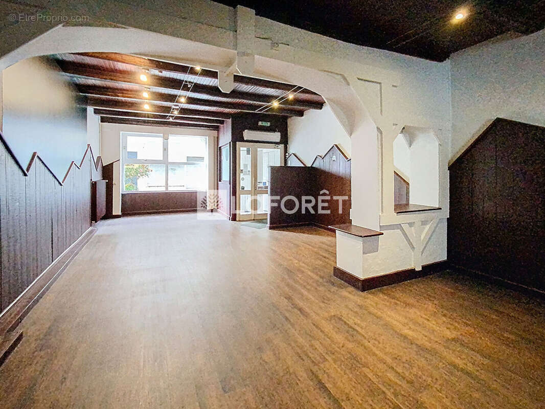 Commerce à NEUFCHATEAU