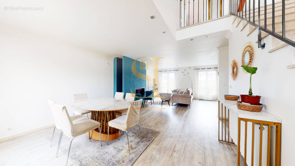 Maison à VIGNEUX-SUR-SEINE