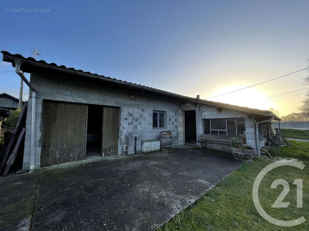 Maison à LAGORCE