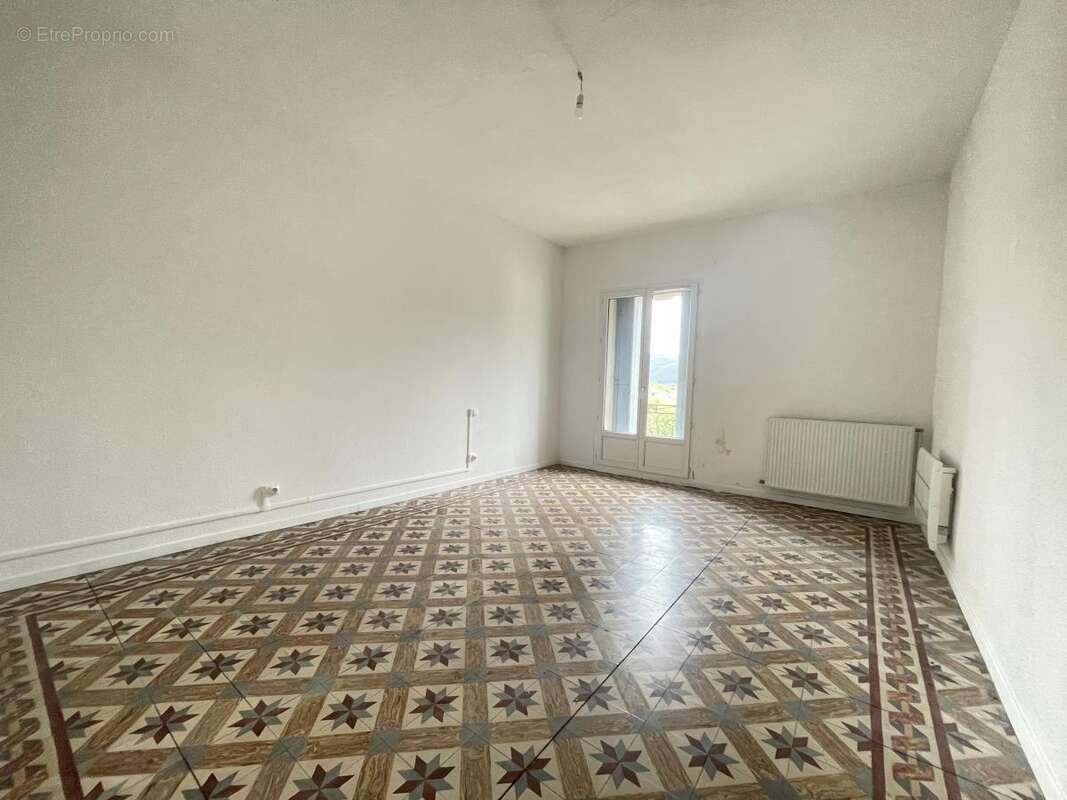 Appartement 475 m² à Herepian  - photo 5