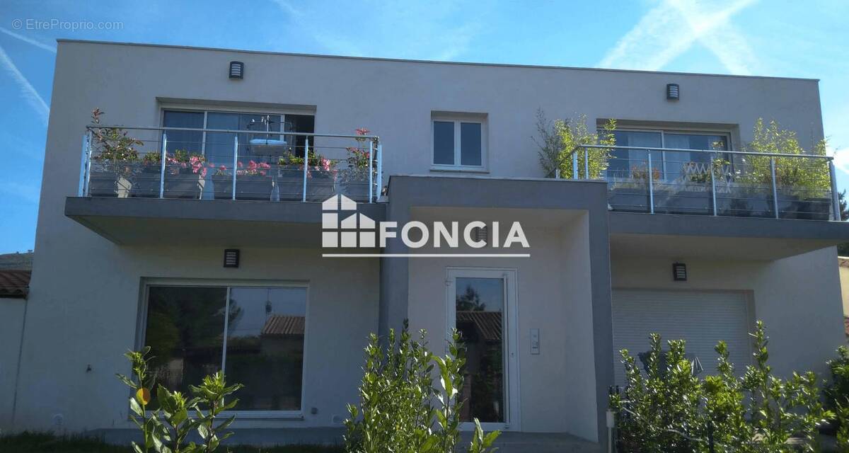 Appartement à LE CANNET-DES-MAURES