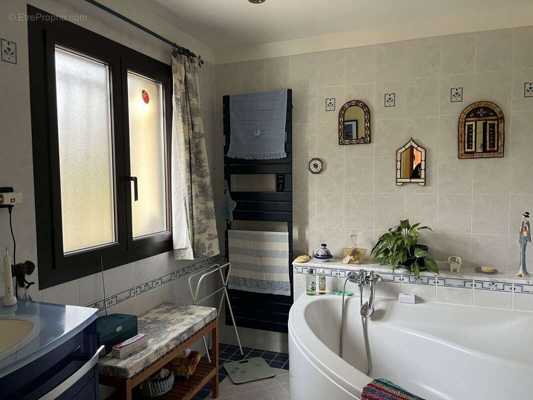 Maison - RDC - SDB  - Maison à LATRONQUIERE