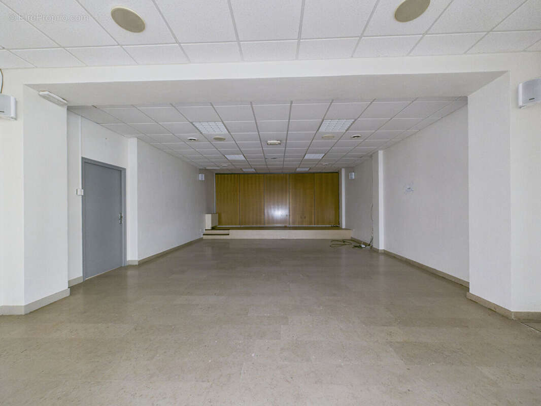 Commerce à TOURNON-SUR-RHONE