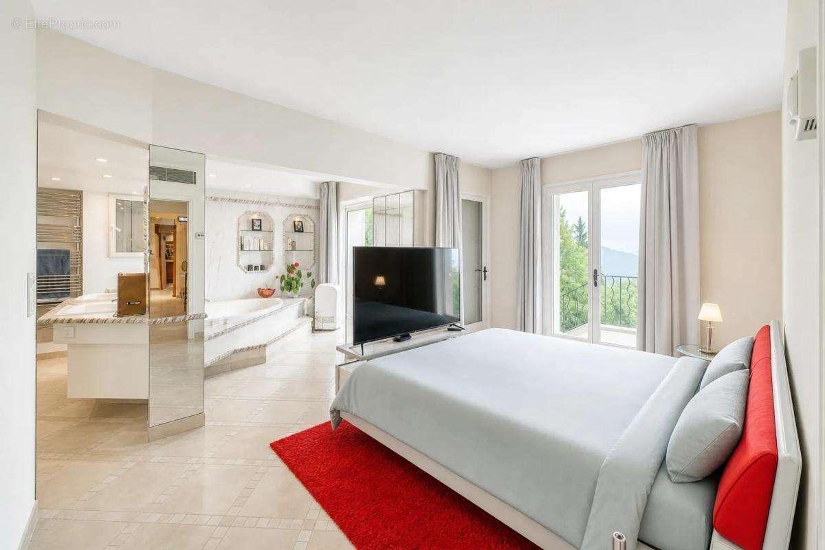 Maison de 6 pièces de 256 m² à Le Bar-sur-Loup - photo 54