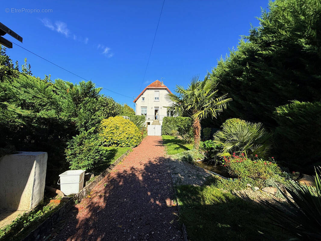 Maison à SAINT-DOULCHARD