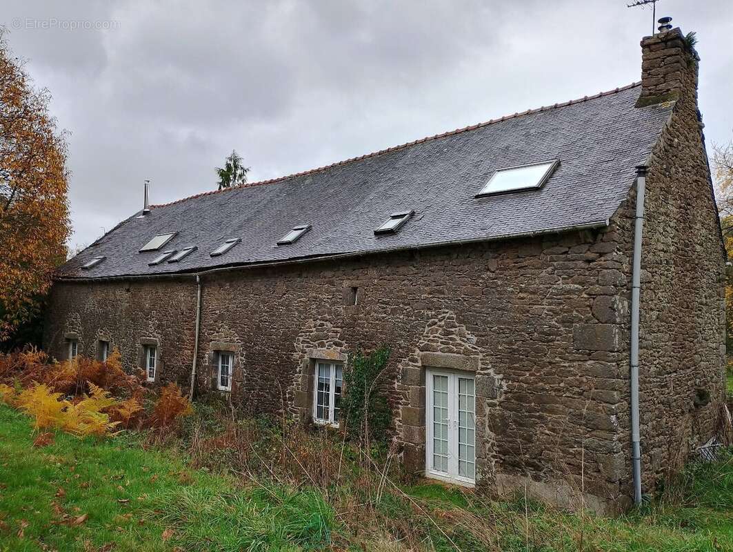 Maison à MENEAC