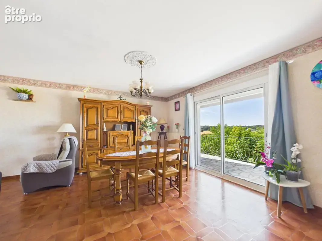 Maison de 105 m2 au coeur de Montamisé , 3 chambres, jardin, garage , grand sous sol - photo 5