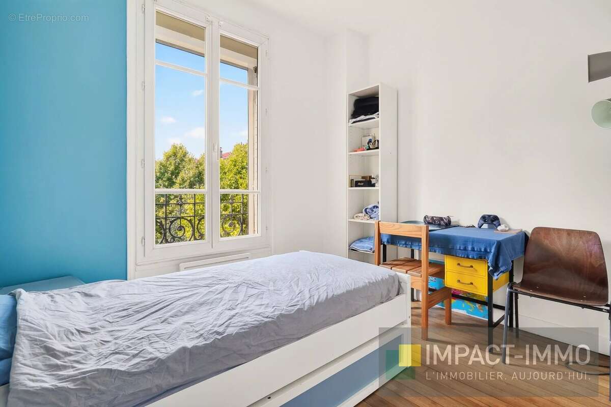 Appartement à COURBEVOIE