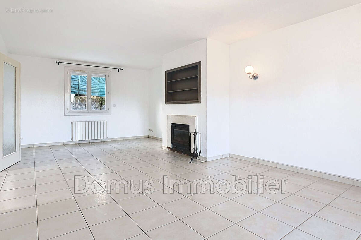 Maison à SAINT-SATURNIN-LES-AVIGNON