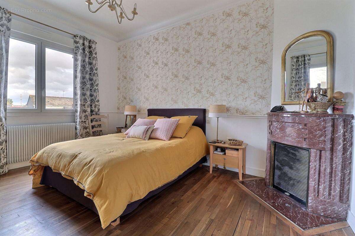 Maison à LES PONTS-DE-CE