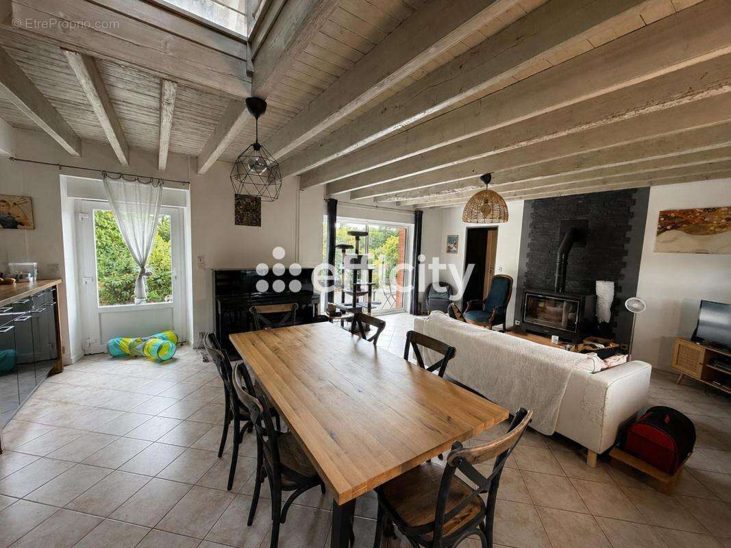 Maison 175 m² à Baulon  - photo 6