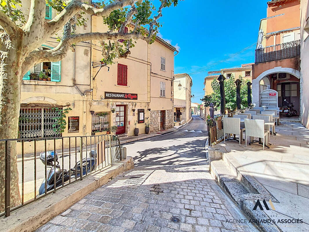 Commerce à LA CADIERE-D'AZUR
