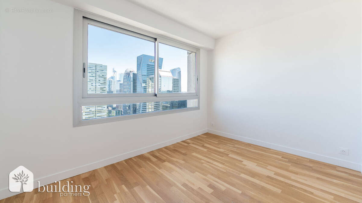 Appartement à COURBEVOIE