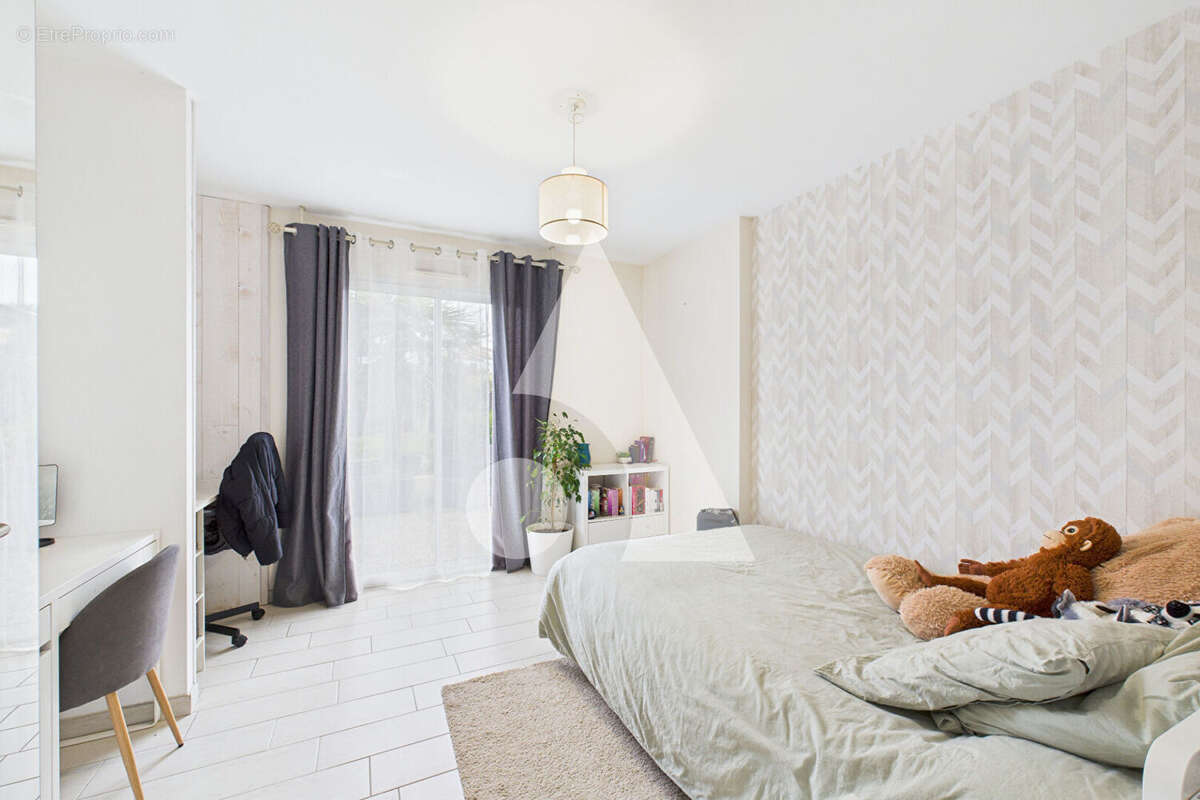 Maison familiale avec logement indépendant - La Roche-sur-Yon 260 m² habitable - photo 9