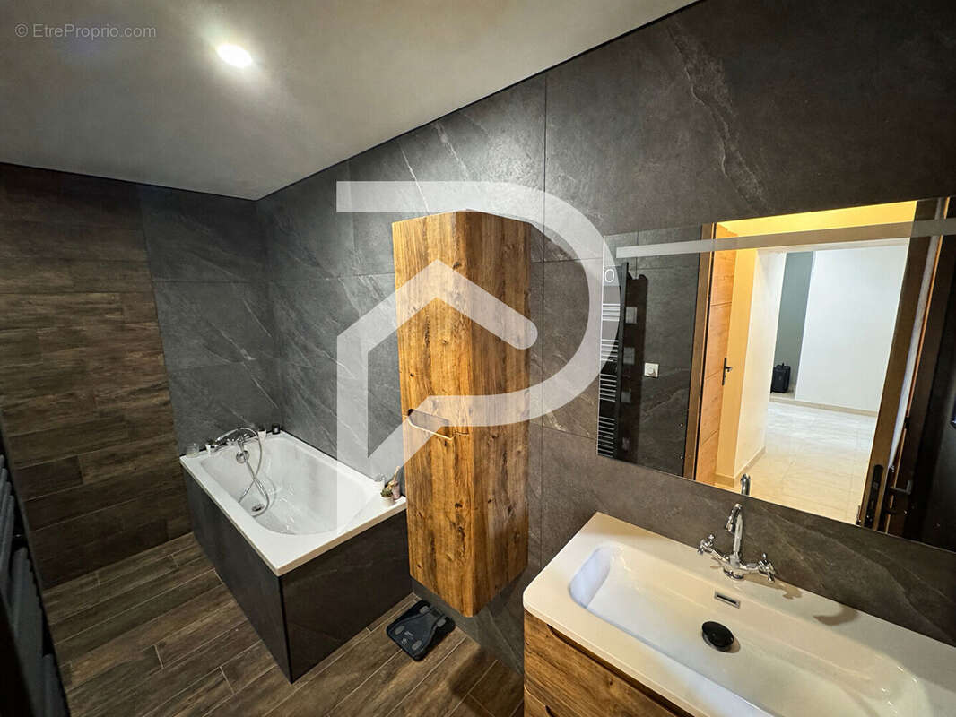 Maison rénovée située à Vesvres-sous-Chalancey 135 m² - photo 5