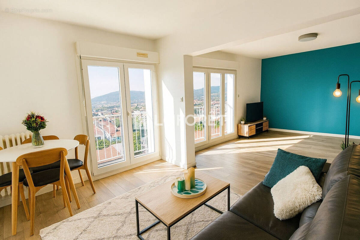 Appartement à CLOUANGE