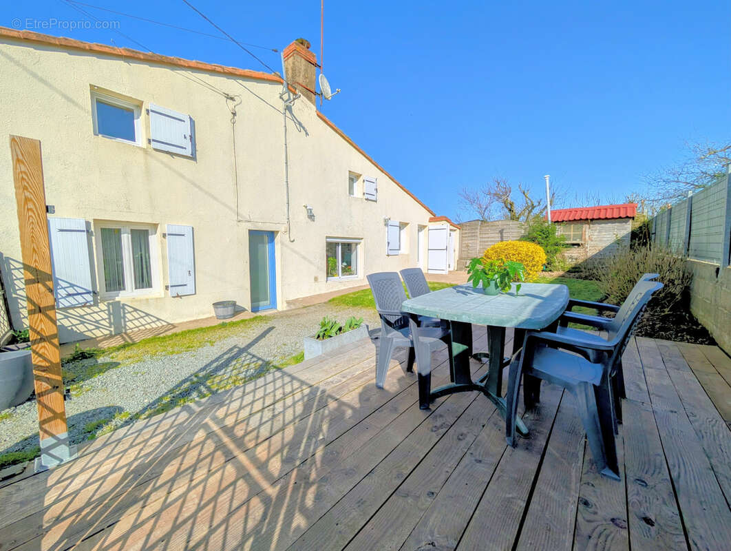 Maison à LES HERBIERS