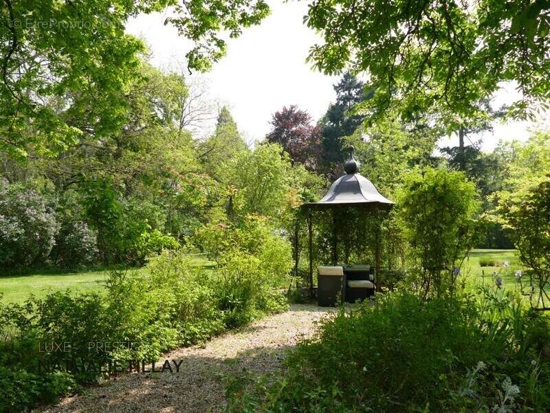 Maison à SAINT-PRYVE-SAINT-MESMIN