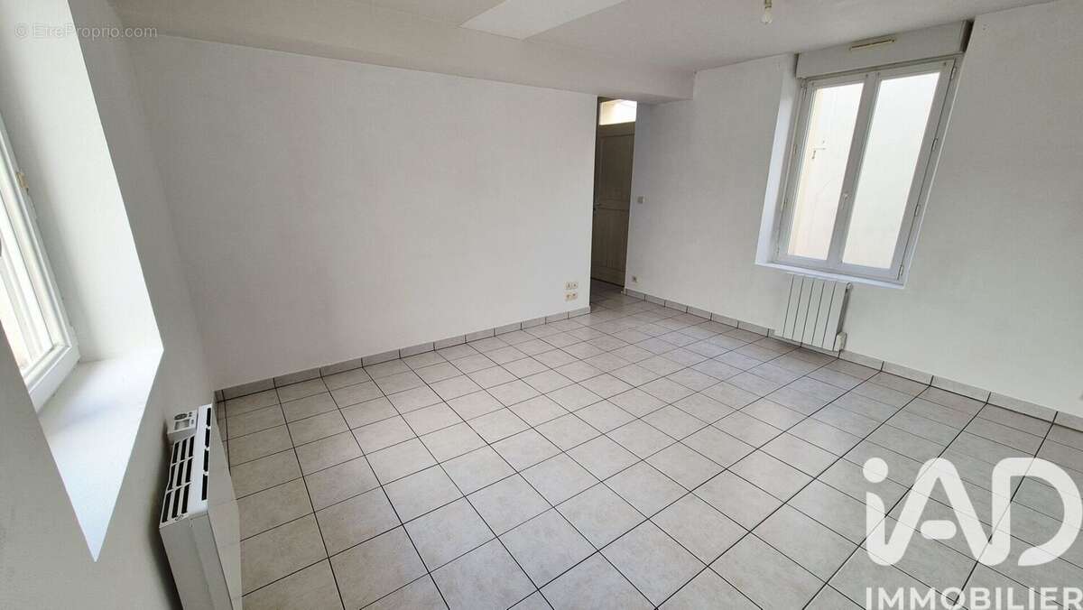 Photo 2 - Maison à YZERNAY