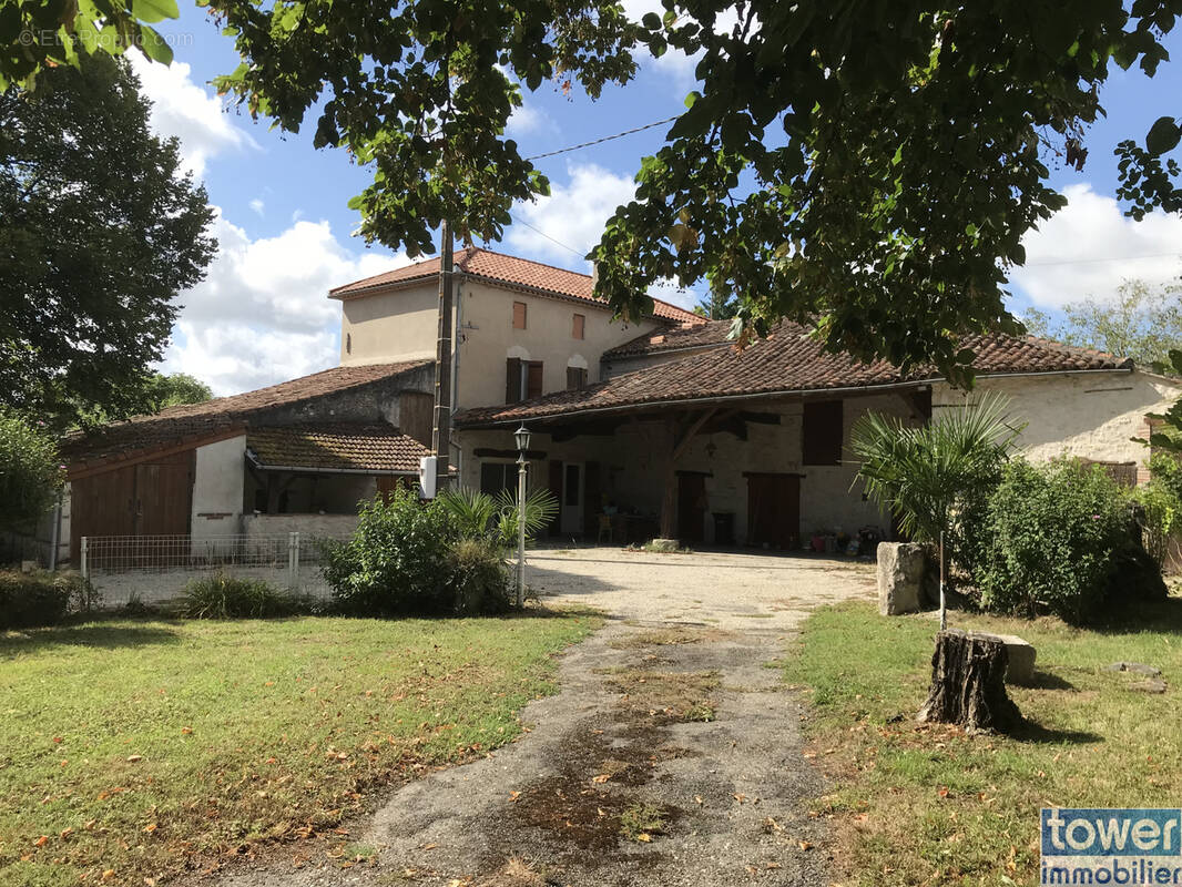 Maison à SAINT-PIERRE-DE-CLAIRAC