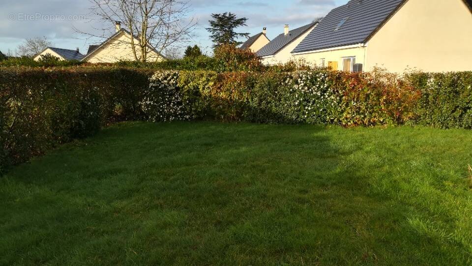 Terrain à COURCELLES-SUR-SEINE