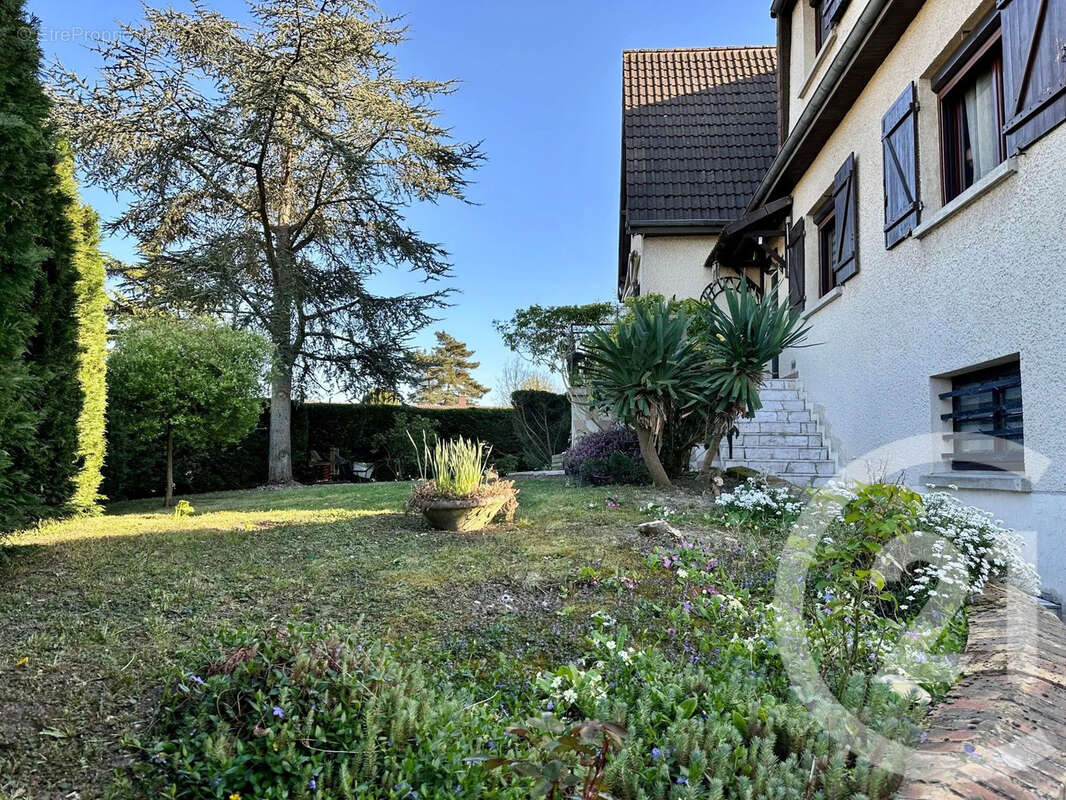 Maison 137 m² à Coubron  - photo 20