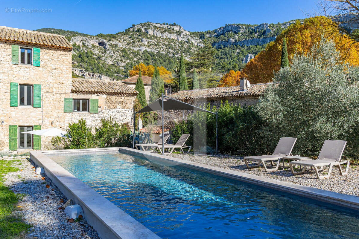 Maison à L&#039;ISLE-SUR-LA-SORGUE