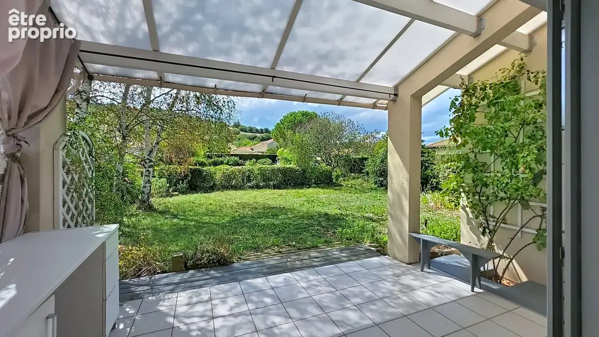 LES MARTRES DE VEYRE - Maison d'architecte 168 m2 sur terrain de 1043 m2 - photo 3