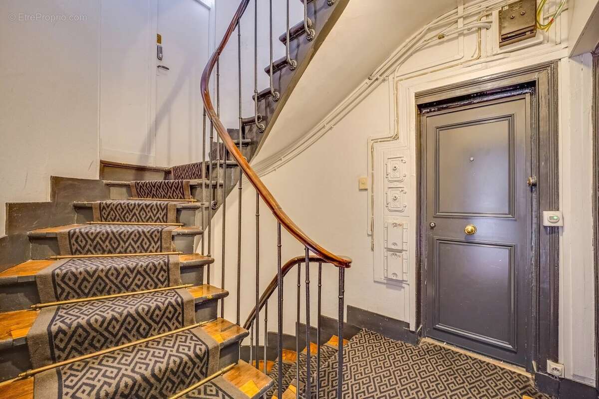 Appartement à PARIS-7E