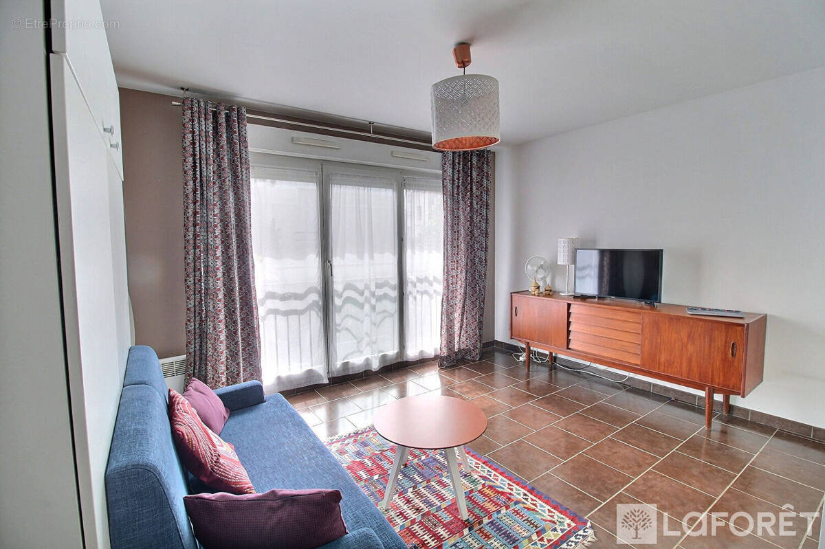 Appartement à LA GARENNE-COLOMBES