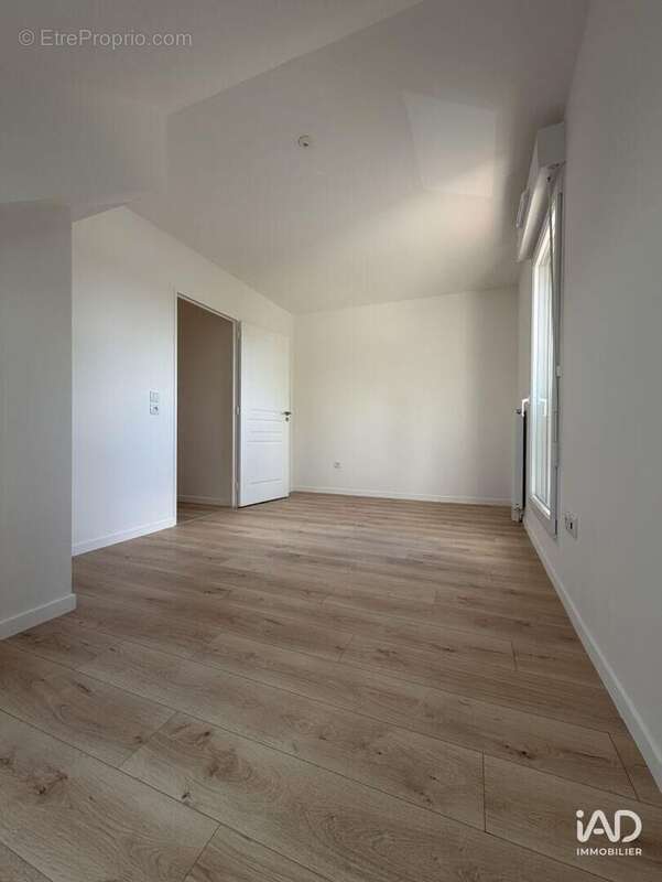 Photo 2 - Appartement à SAINT-PIERRE-DU-PERRAY