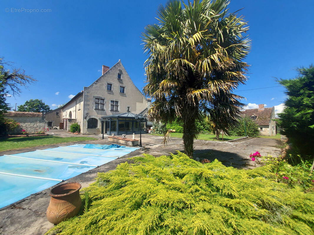 Maison à COURLEON