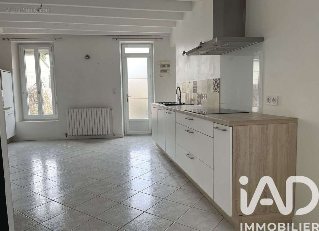 Photo 8 - Maison à ROCHES-PREMARIE-ANDILLE