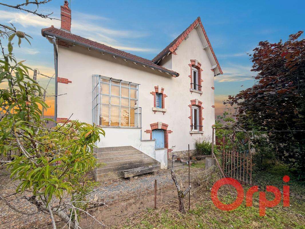 Maison à SAINT-AMAND-MONTROND