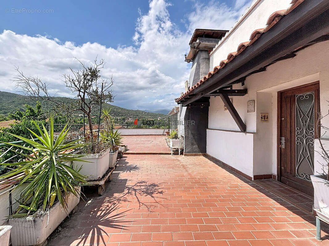 Maison 187 m² à Prades  - photo 2