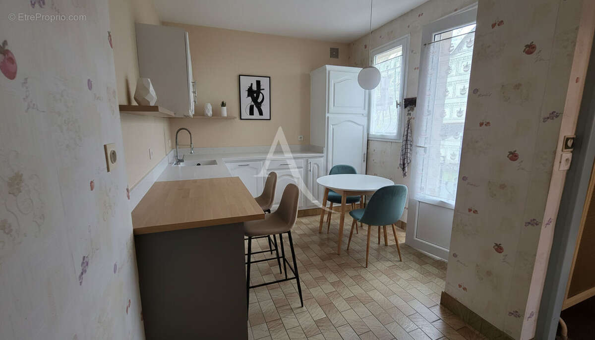 Maison à NOYERS-SUR-CHER