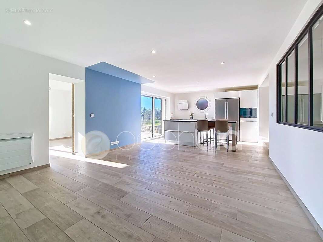 Appartement à SPERACEDES