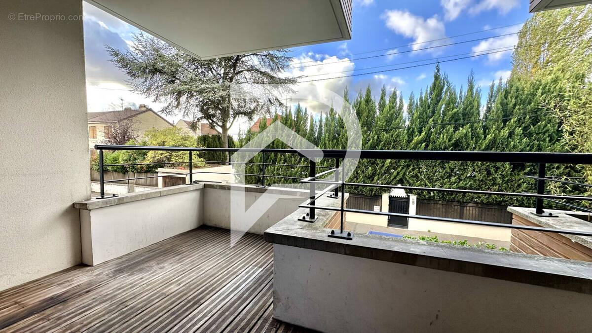 Appartement à LE BLANC-MESNIL