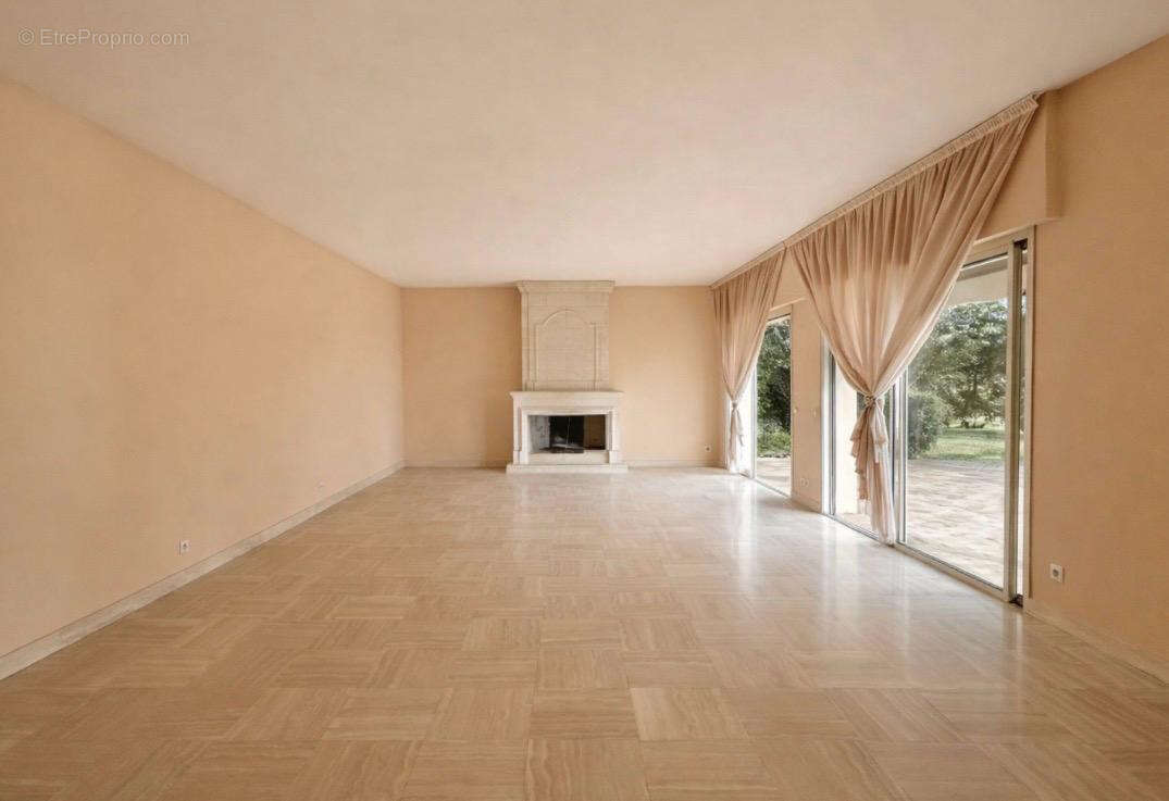 Découvrez le charme et les volumes d'une maison d'architecte - 300 m2 - 4 chambres   à pugnac dans un parc arboré pour savourer  - photo 5