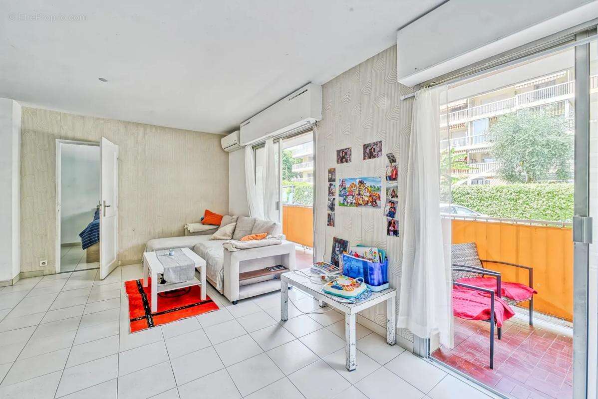 Appartement 2 pièces de 55 m² à Saint-Laurent-du-Var - photo 7