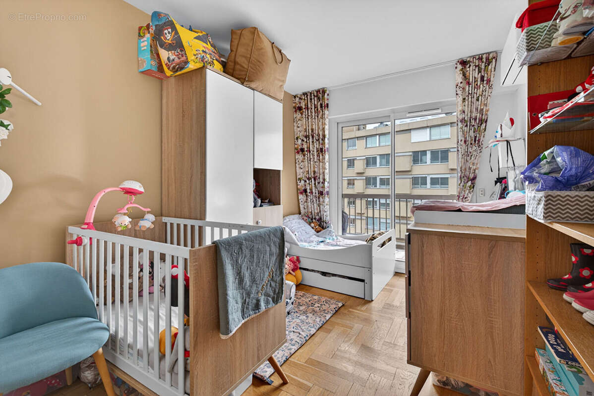 Appartement à PARIS-15E