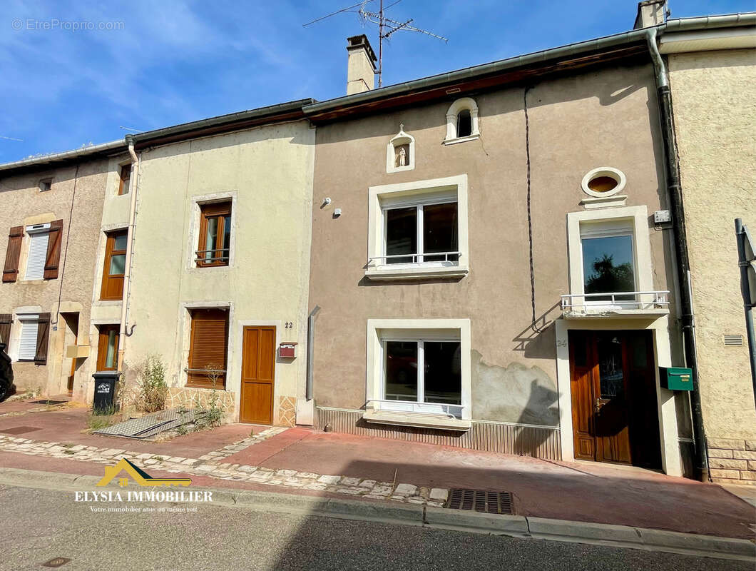 Maison à GONDREVILLE