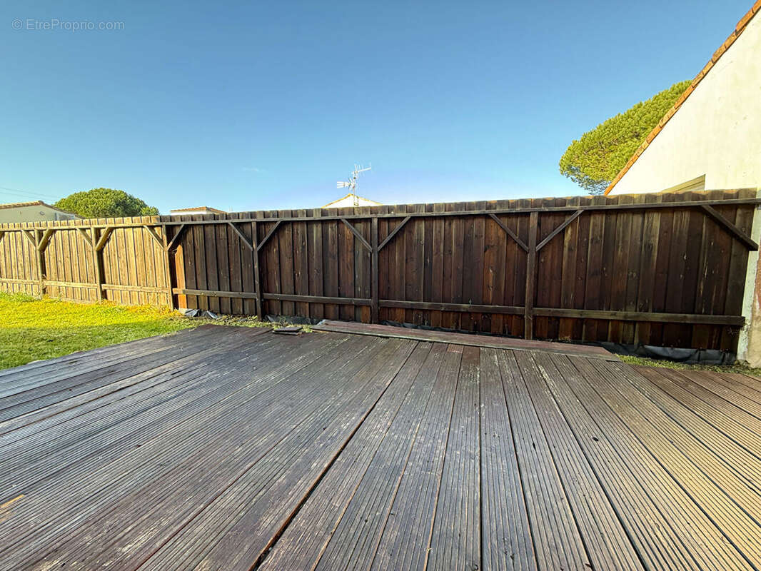 Maison à VAUX-SUR-MER