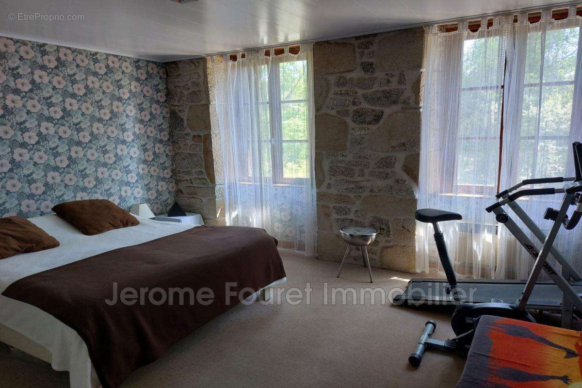 Maison à EGLETONS