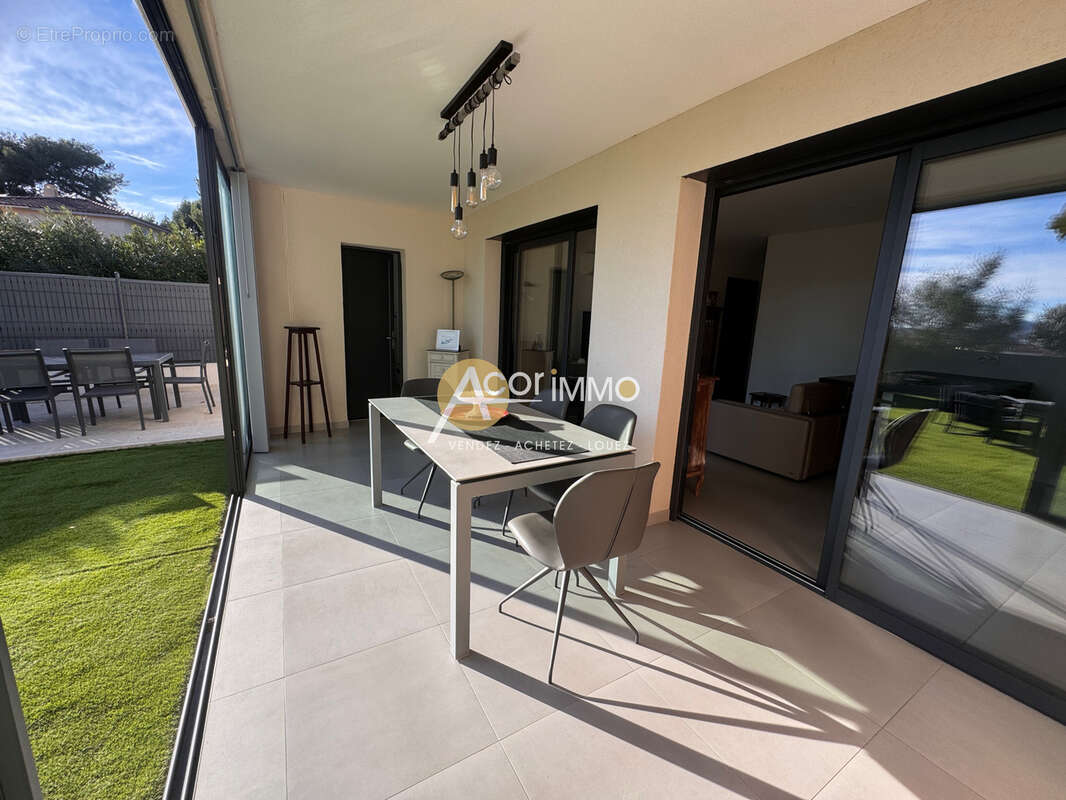 Appartement à SANARY-SUR-MER