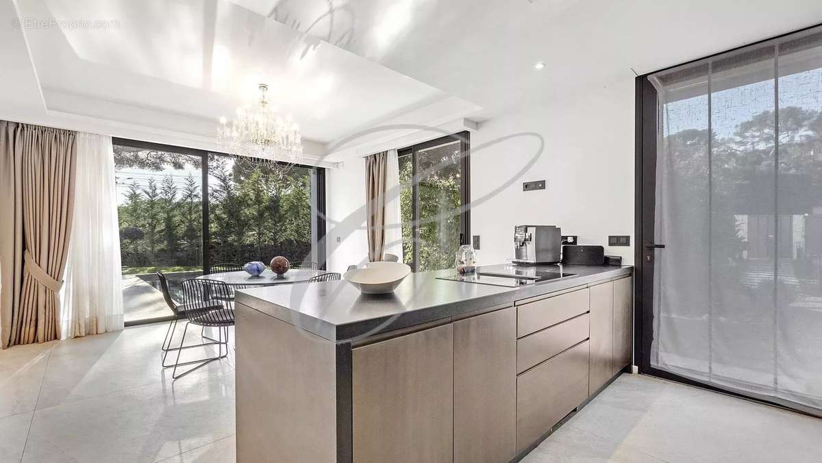 Maison à ROQUEBRUNE-CAP-MARTIN