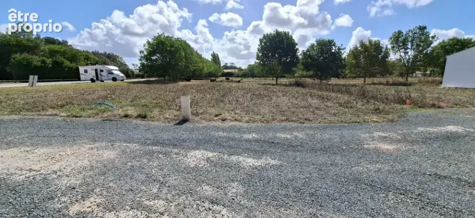 Terrain à MORNAC-SUR-SEUDRE