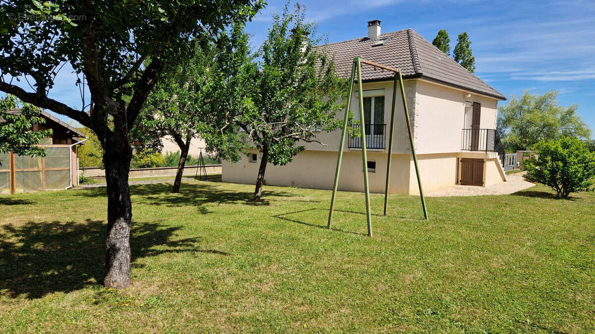 Pavillon sur sous-sol - 5 pieces - 4 chambres - photo 15