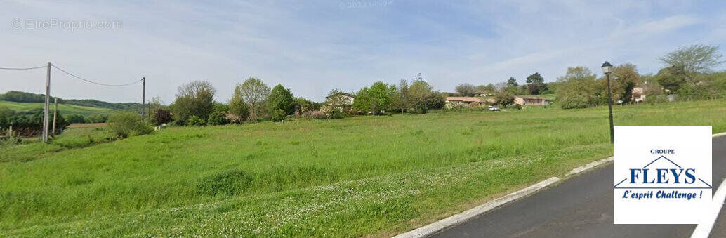 Terrain à COMBEROUGER