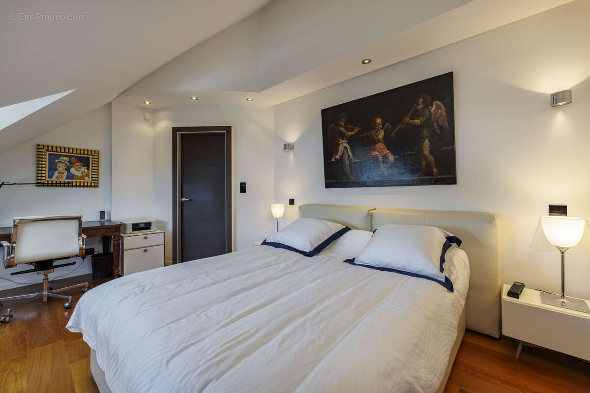 Villa d'exception dominant le lac - photo 17